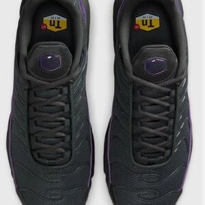 Nike Men's Black with Purple Trim Athletic Sneakers